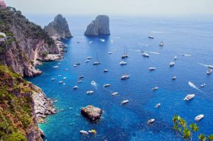 Boat-holidays-in-capri-768x509