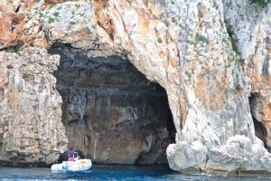 sailing-itineraries-orosei-sardinia Figs-Grotto-768x512