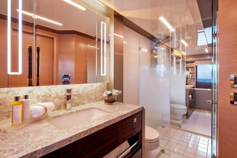 Ocean-Alexander-84-R-master-bathroom