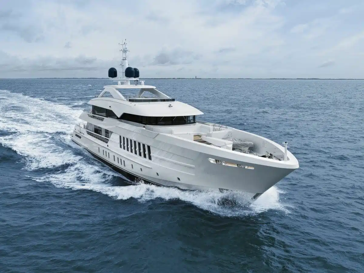 yacht yacht