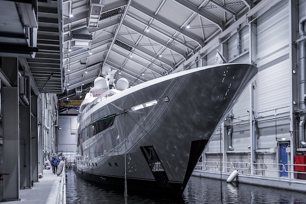 Somnium-Feadship-bow