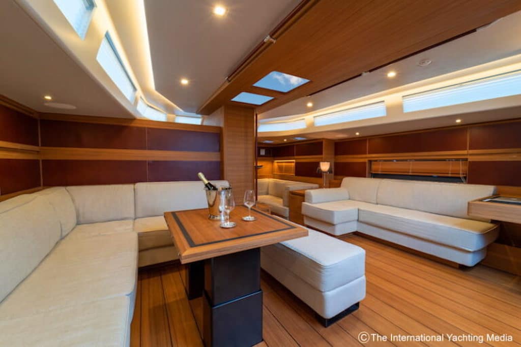 dinette yacht