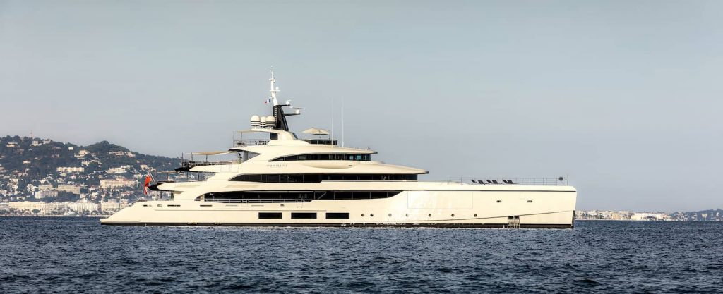 Benetti M/Y Triumph lato Benetti M/Y Triumph lato