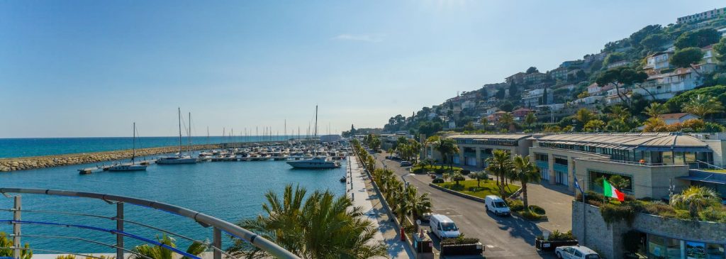 Marina di San Lorenzo vista porto