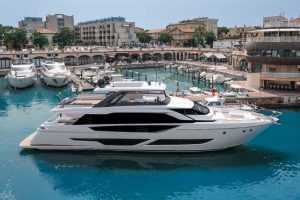 Ferretti Yachts 860 varo