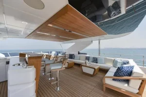 Majesty 120 sundeck