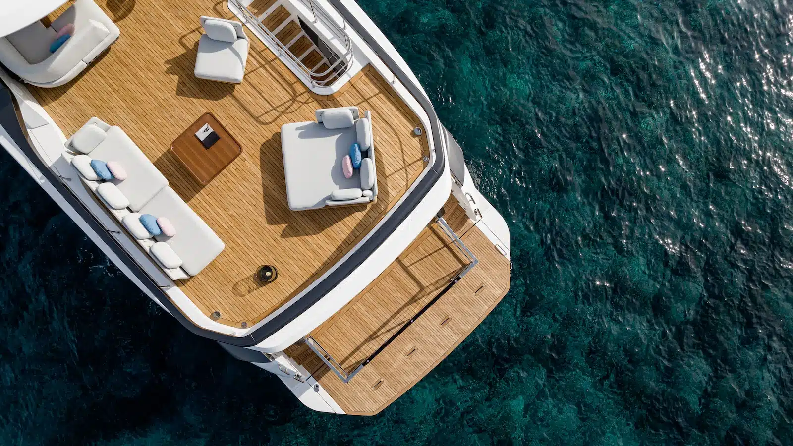 Azimut Grande 26M Stern External View