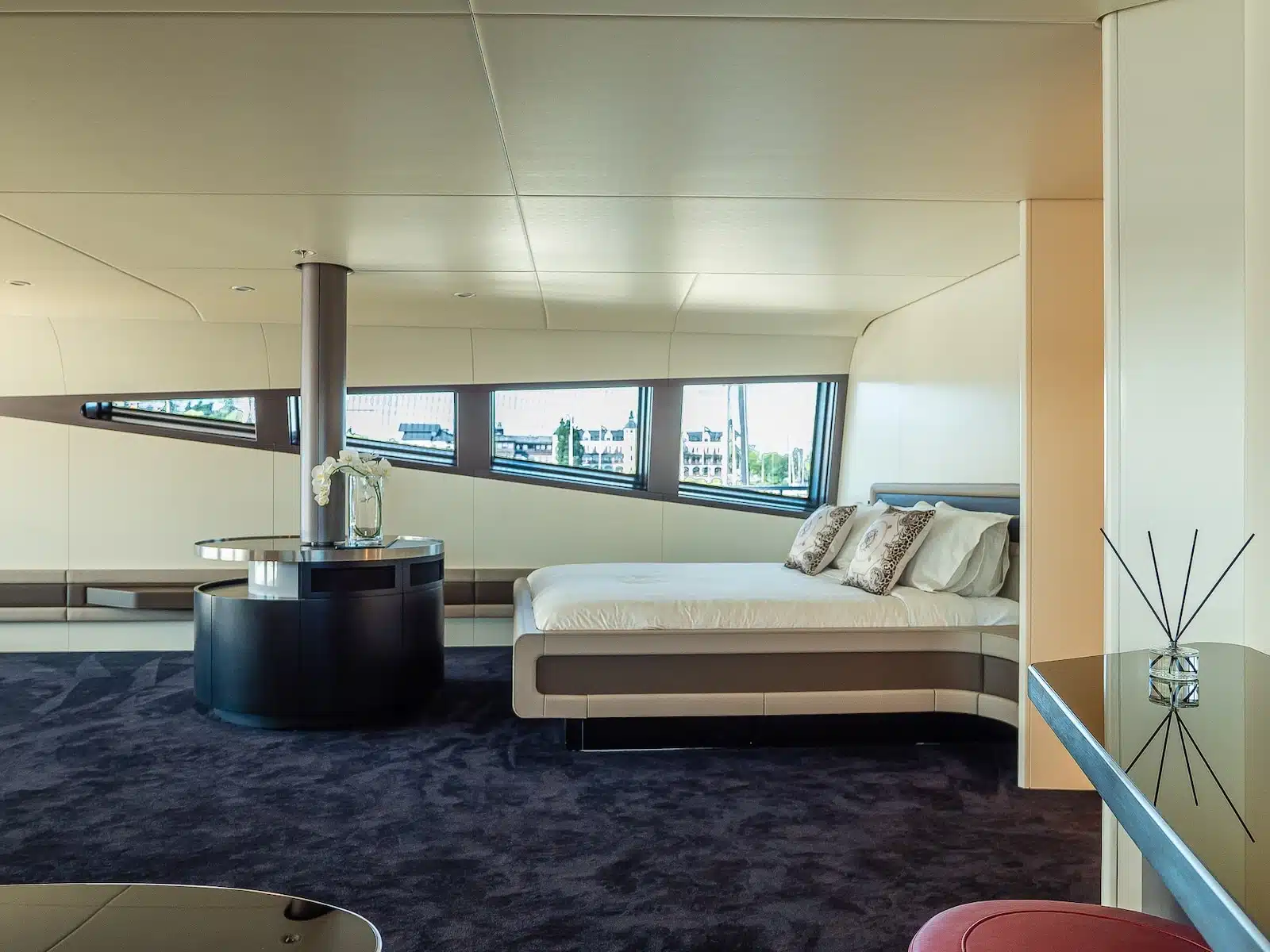 Royal Falcon One Master suite