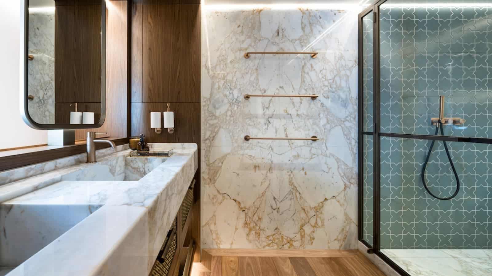 Baño del yate Ares