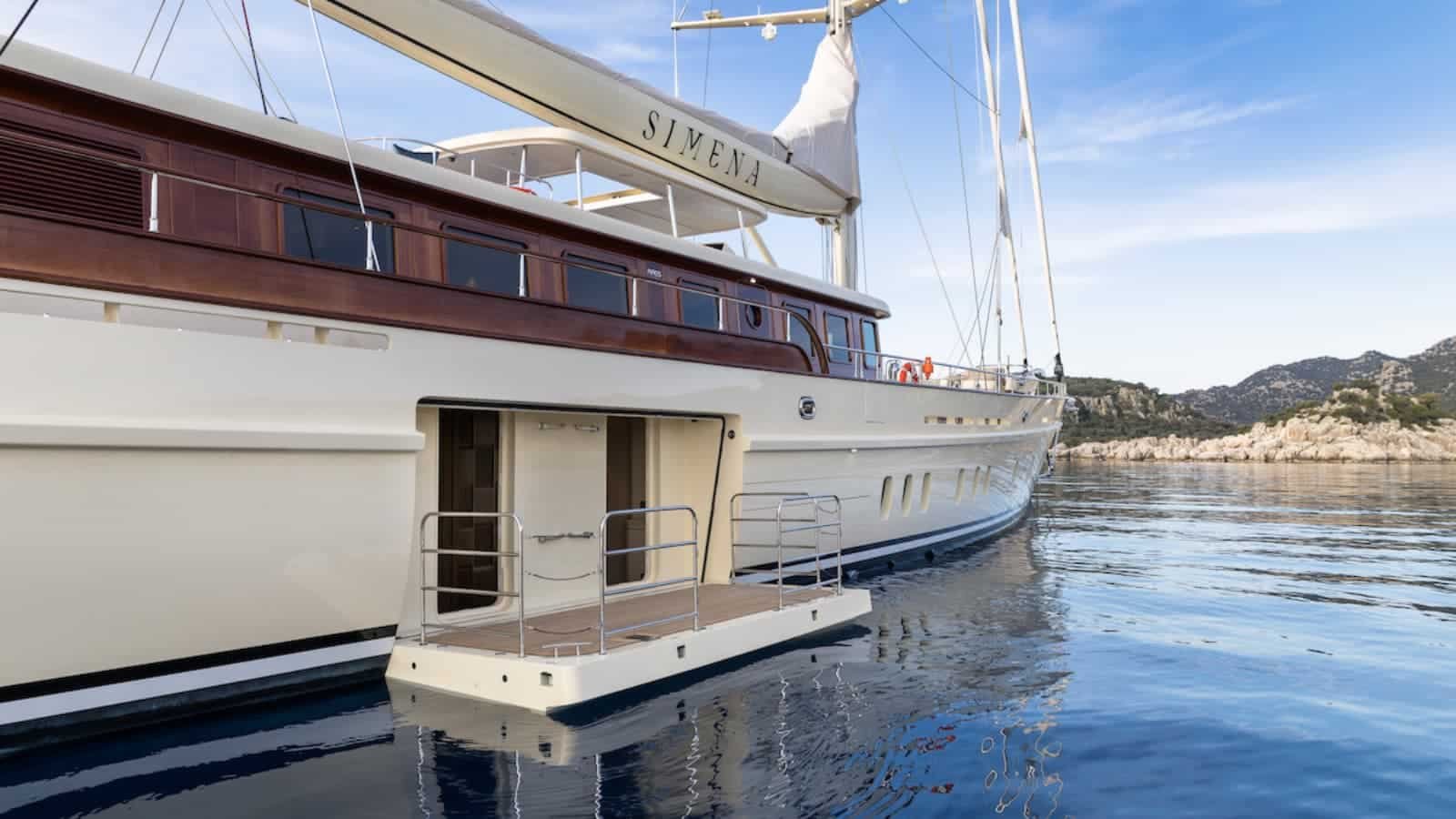 Plataforma de baño Ares Yachts