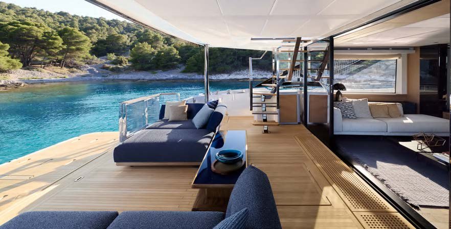MAIN DECK EXTERIOR